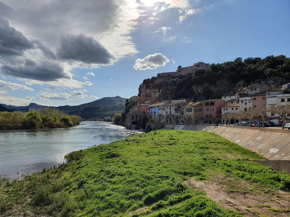 Casa En La Valleta Ginestar Bagian luar foto
